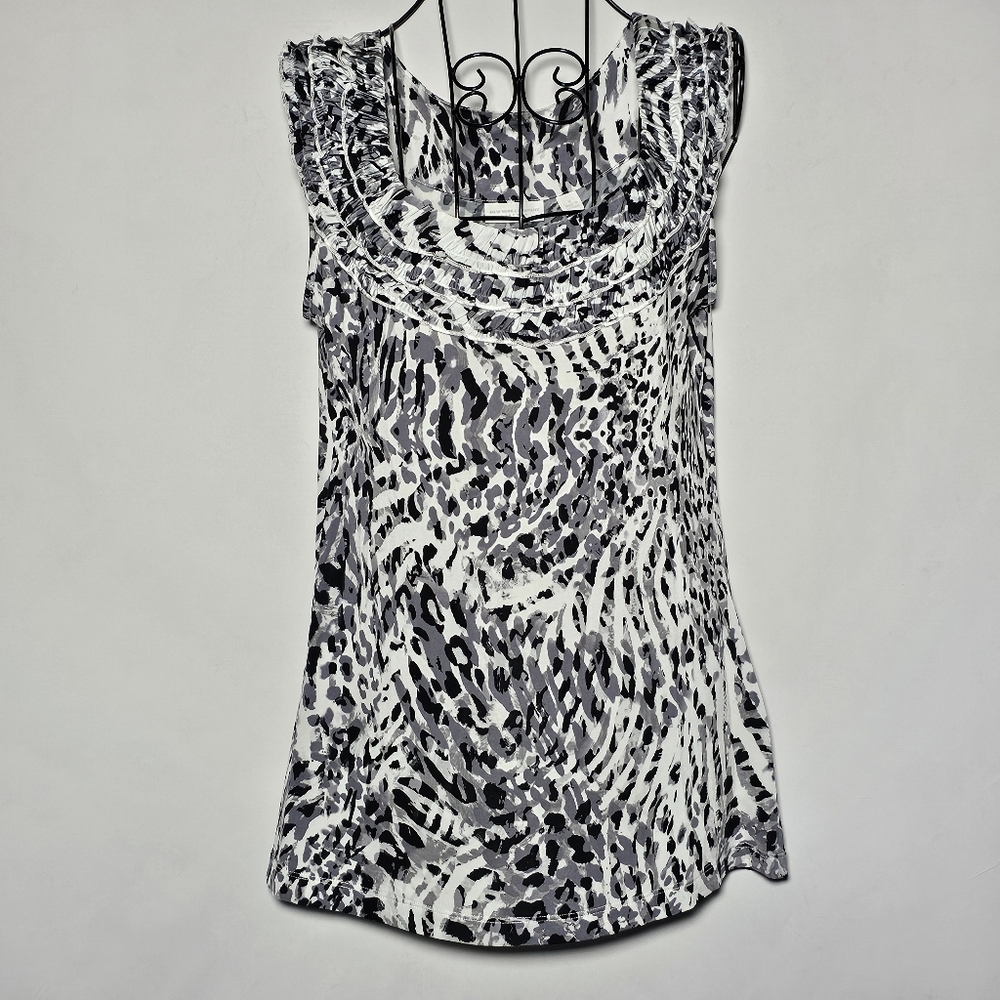 Stylish Black and White Women's Top NWT Size Medium